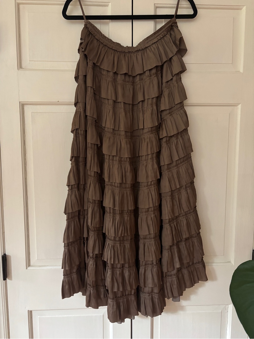 Ulla Johnson Mari Plissé Satin Midi Skirt Mica Taupe Pleated Tiers Ruffle Size 6 - Picture 12 of 16